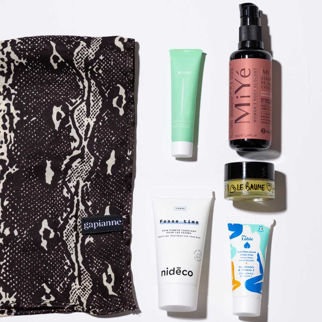 Ensemble des soins dans le coffret de Noël Soins Intimes de Gapianne avec le furoshiki reptile